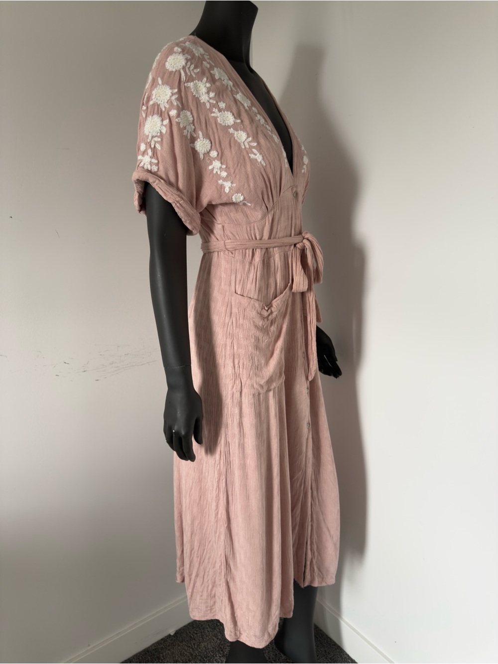 384. Free People "Love to Love You" midi dress Embroidered Button-Front Dress - Picture 9 of 10